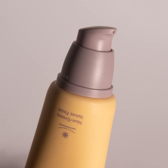 HARUHARU WONDER Black Rice Moisture Airyfit Sunscreen SPF50 50mL - Picture 3 of 9